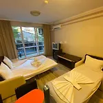 Admiral Plaza A1 Sunny * Солнечный берег