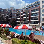 Admiral Plaza A1 Sunny Апартаменты *