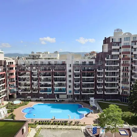 Апартаменты Admiral Plaza A1 Sunny *