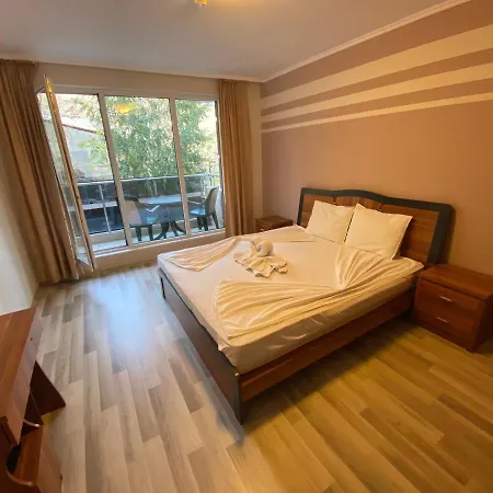 Apartmán Admiral Plaza A1 Sunny